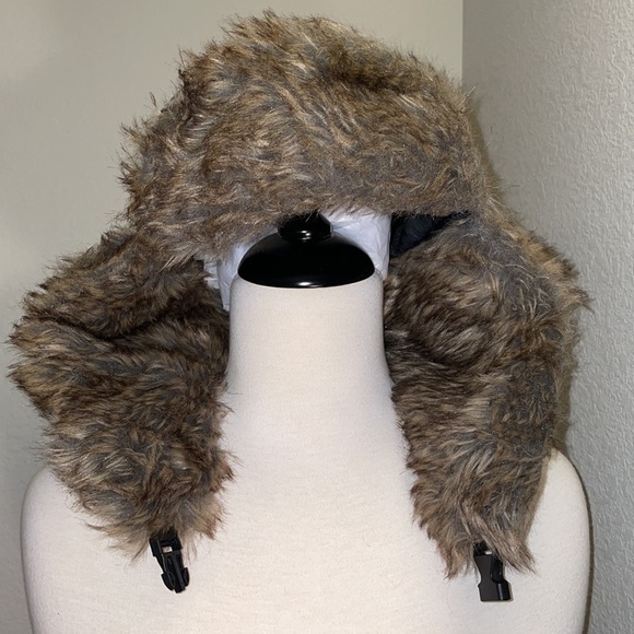 SA Nordic trapper fur lined earflap hat w chin buckle. One size fits most. - Picture 11 of 12